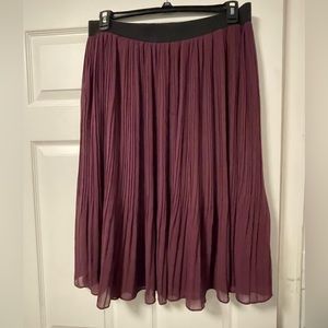 TORRID PURPLE BURGUNDY PLEATED SKIRT